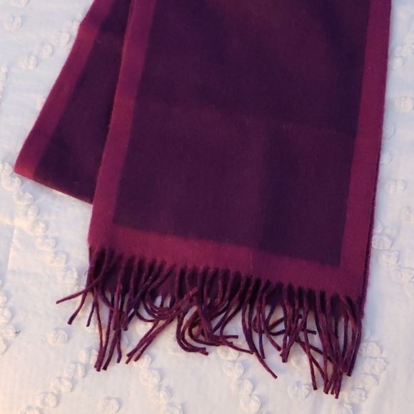 Never worn pure cashmere fringed Amicale scarf - Picture 1 of 4